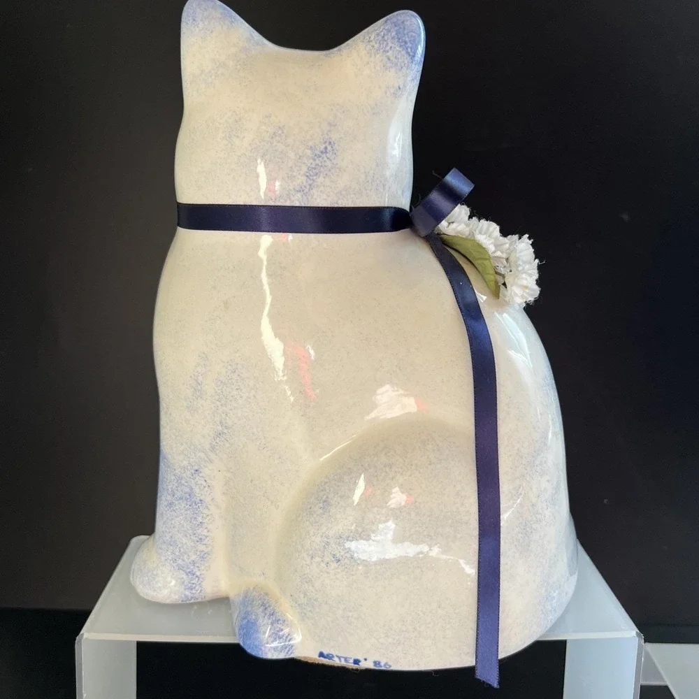 Vintage Ceramic Blue Ribbon White Cat Blue Eyes Sitting 9 1/2